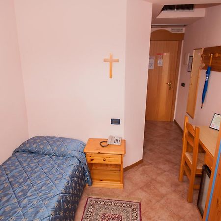 Hotel Vittoria Riva del Garda Bilik gambar