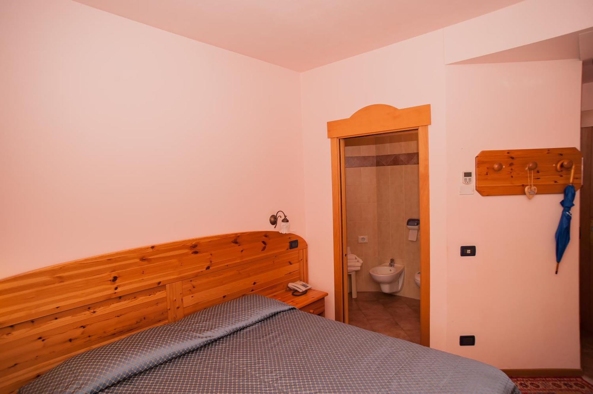 Hotel Vittoria Riva del Garda Bilik gambar