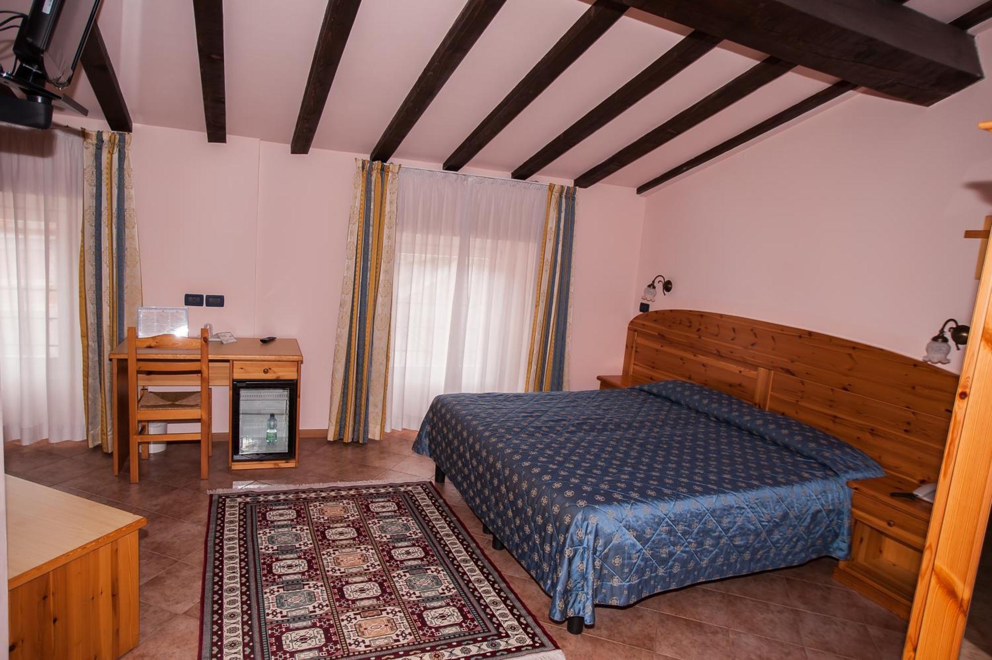 Hotel Vittoria Riva del Garda Bilik gambar